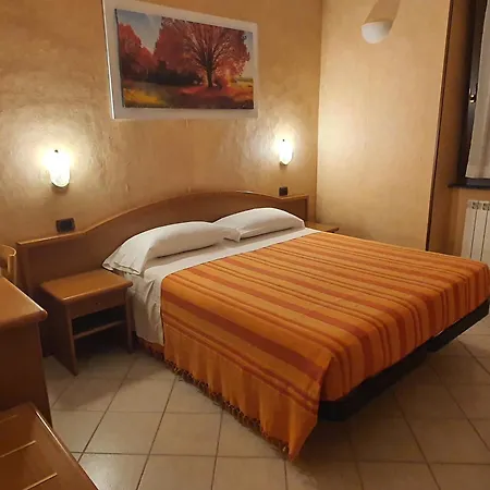 Hotell Isolabella 2*