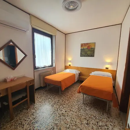 Hotel Isolabella 2*