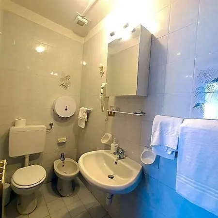 Отель Isolabella Bussoleno