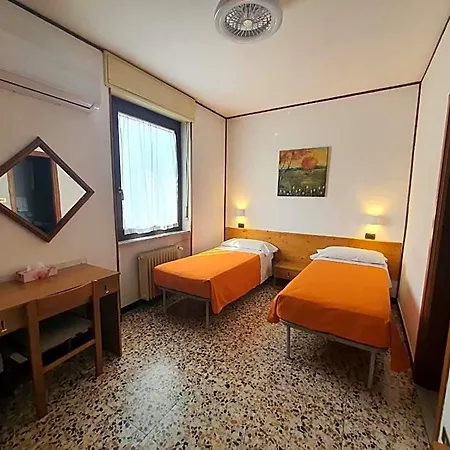 Отель Isolabella
