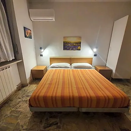 Отель Isolabella 2*
